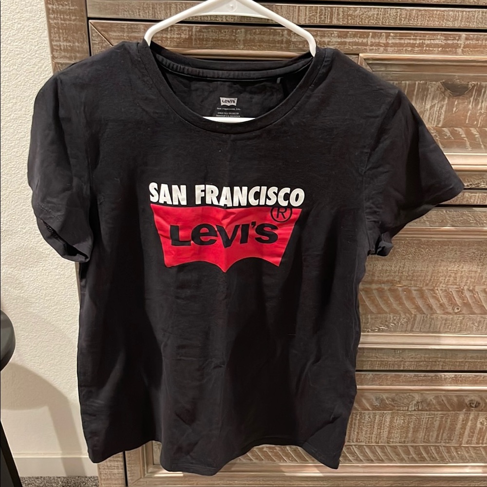 Levi's Black and Red Short Sleeve Tee
